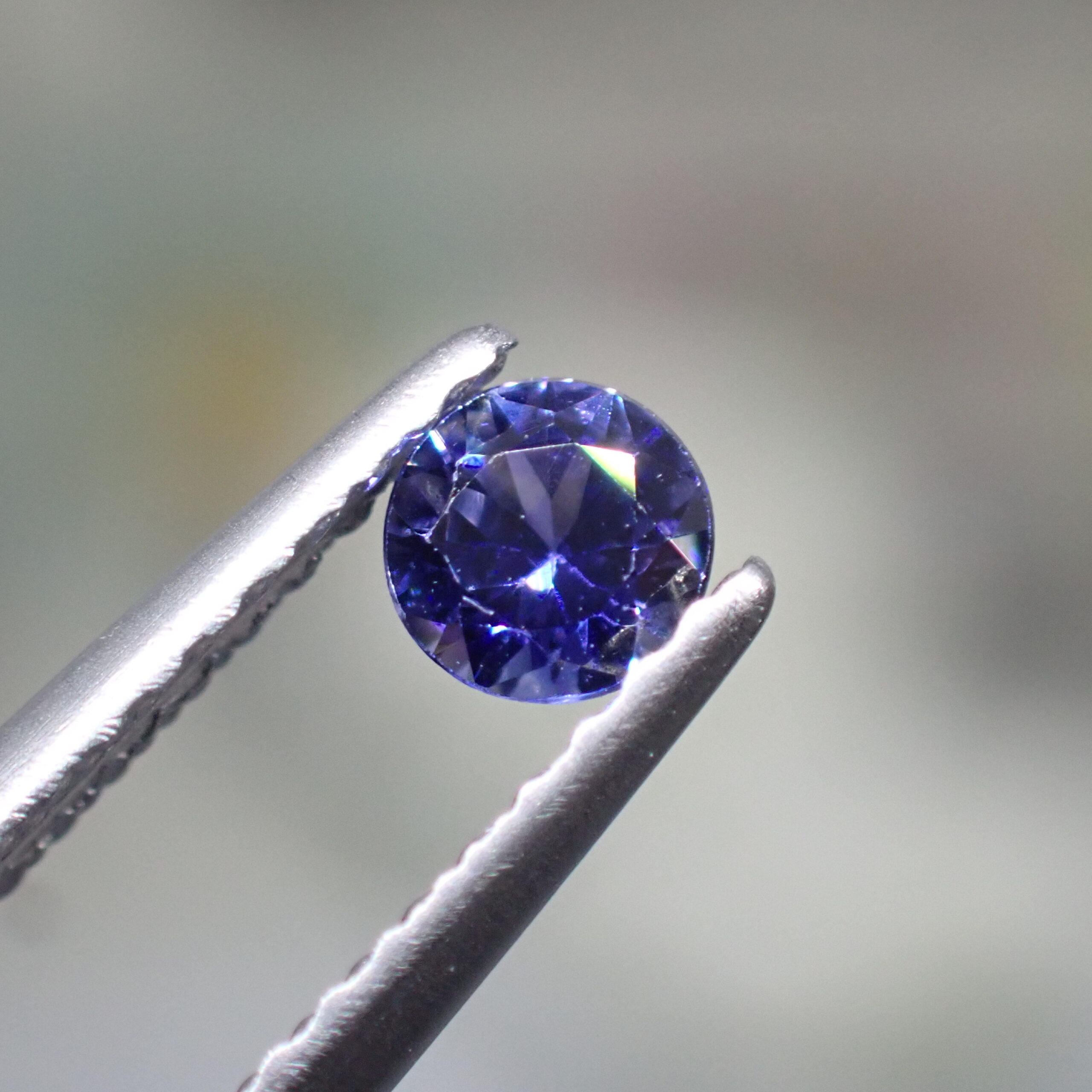 ネオン感◎美しいブルーサファイア 0.238ct | 宝石つむり
