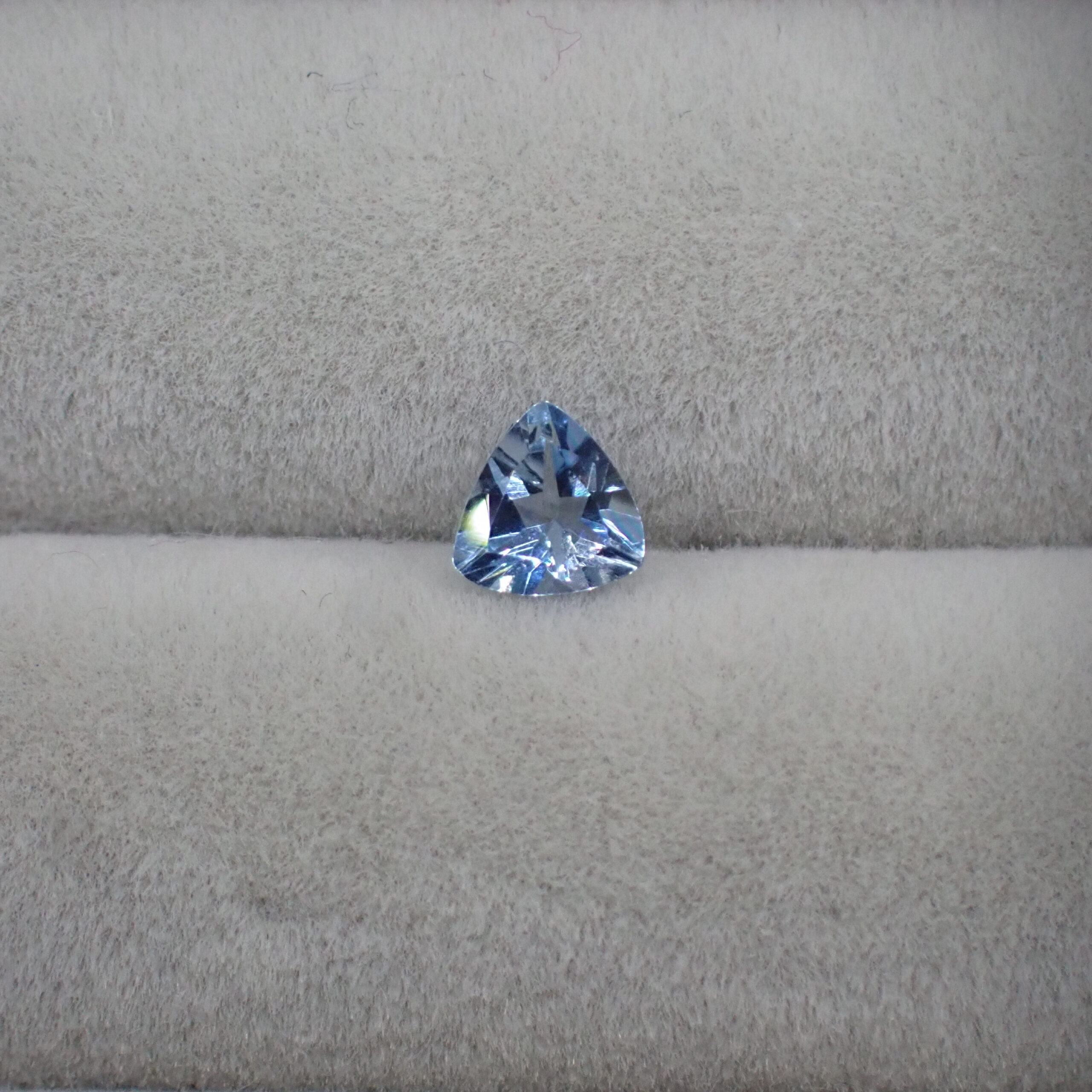 うるうる＆キラキラ☆濃いブルーのアクアマリン 0.206ct | 宝石つむり