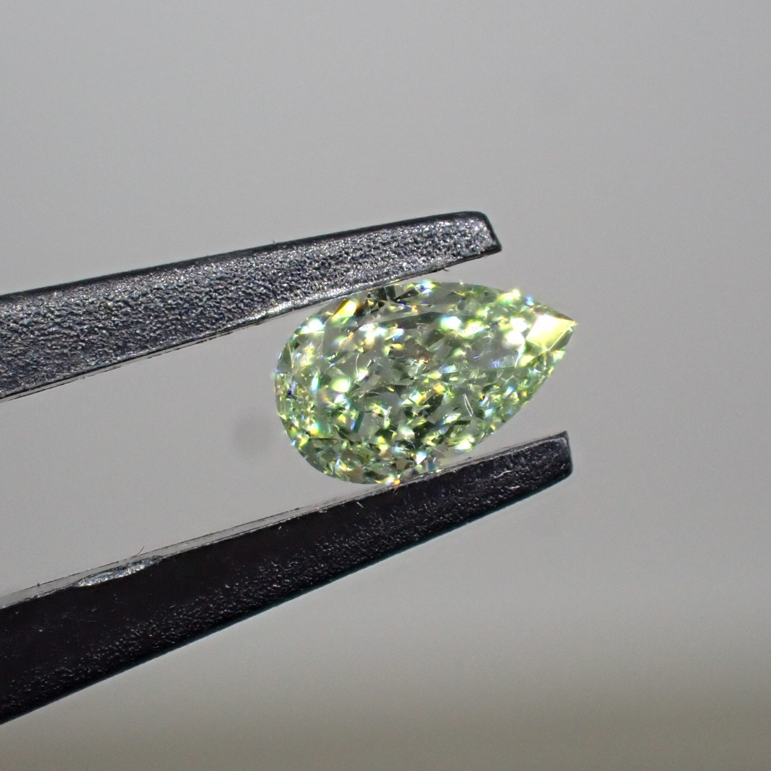 材質プラチナ950ダイヤモンドリング　ダイヤ　カラーダイヤ　グリーンダイヤ