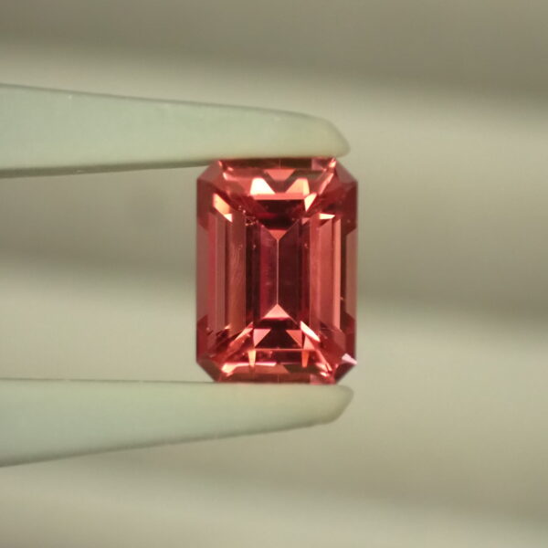 【ツーソン新着】眩い輝き✨クリアな透明感！ベトナム産オレンジレッドスピネル 0.87ct