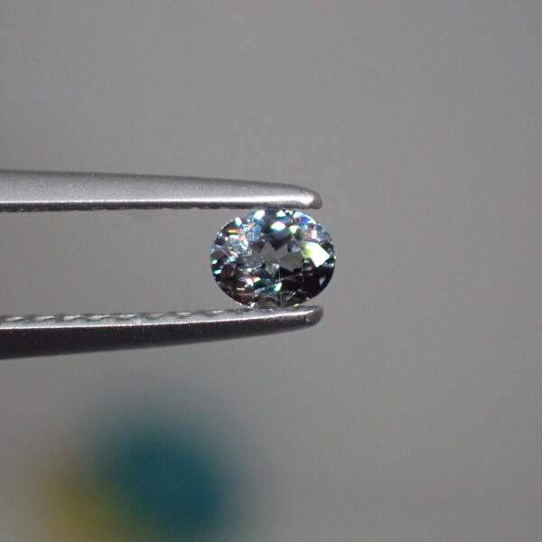 カラーチェンジ＆輝き◎ ベキリーブルー☆カラーチェンジガーネット 0.178ct