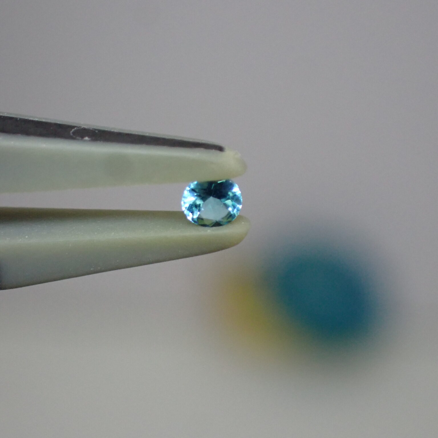 鮮やかな濃い水色☆透明度 輝きも楽しめるバターリャ産パライバトルマリン 0.059ct | 宝石つむり