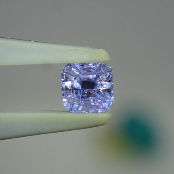強い輝き、多色性×幻想的カラー☆希少石エレメージェバイト 0.508ct