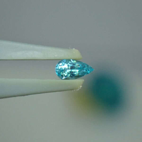 透明感とネオンが共演する、ブラジル産パライバトルマリン 0.114ct