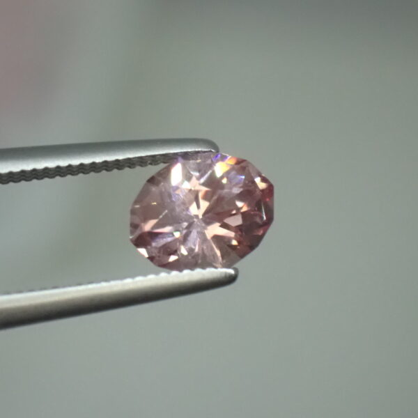 赤蛍光☆美しいマラヤガーネット（ドラゴンガーネット） 0.756ct