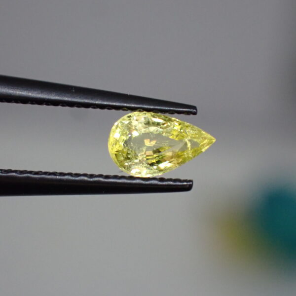 まばゆいネオンの煌めき☆希少石ローディザイト・ロンドナイト 0.402ct