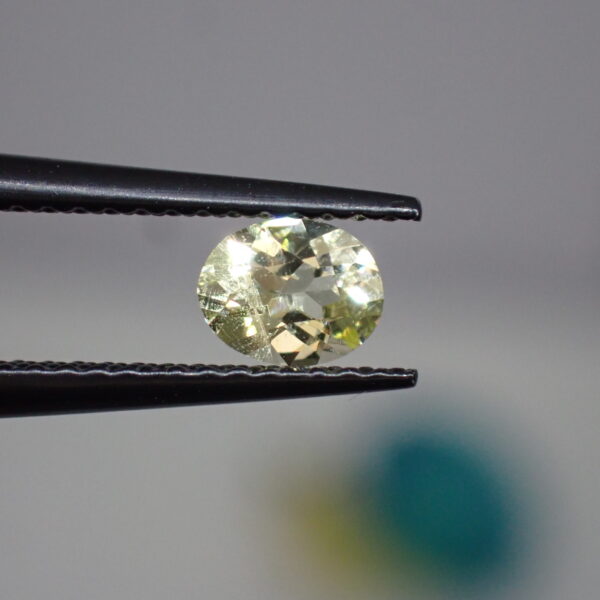 早摘みレモンカラー強い輝き☆希少石ローディザイト・ロンドナイト 0.377ct