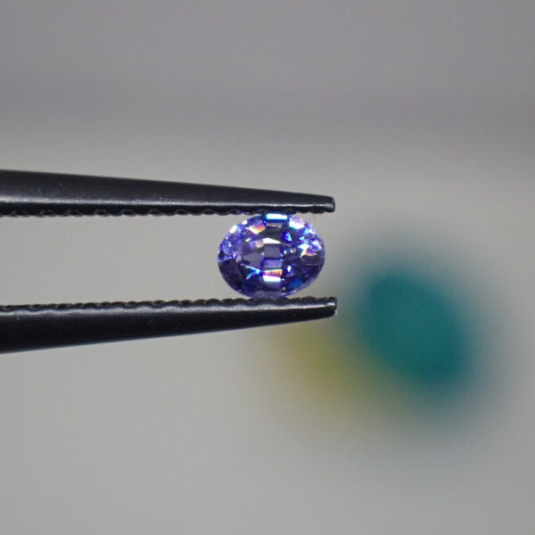 夜明けを閉じ込めた☆ジュエリーにも映える濃いヴァイオレットブルーのベニトアイト 0.137ct