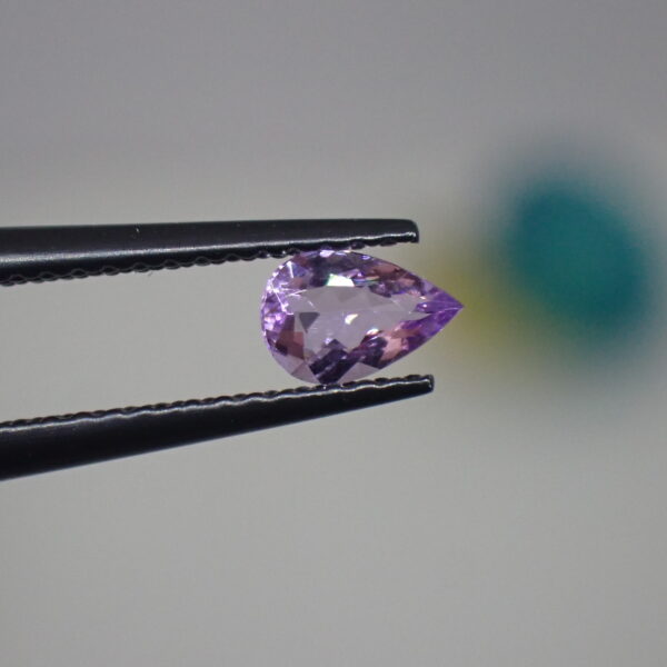透明度◎輝きも楽しめるハックマナイト 0.226ct