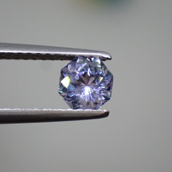 多色性◎3兆円カット☆ゾイサイト 0.55ct