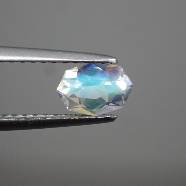 カラフルラブラドレッセンス✫ラブラドライト 0.431ct