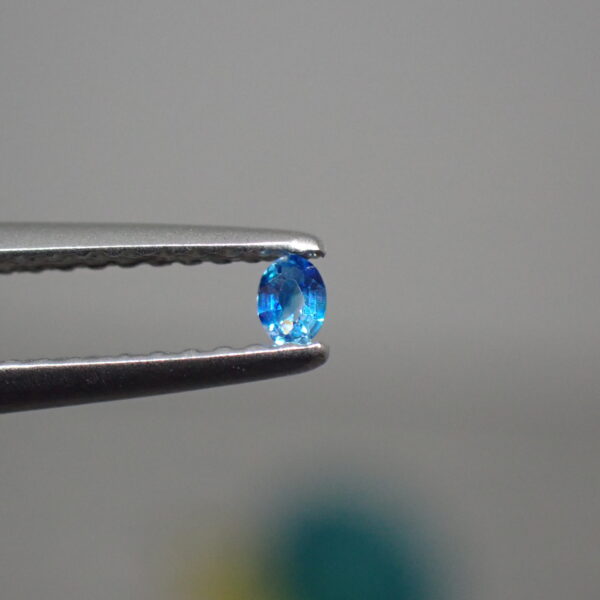 珍しいバイカラー☆ジンバブエ産ユークレース 0.031ct