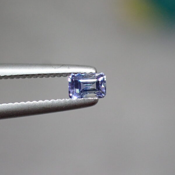 【タイ新着】強い輝き、多色性×幻想的カラー☆希少石エレメージェバイト 0.106ct