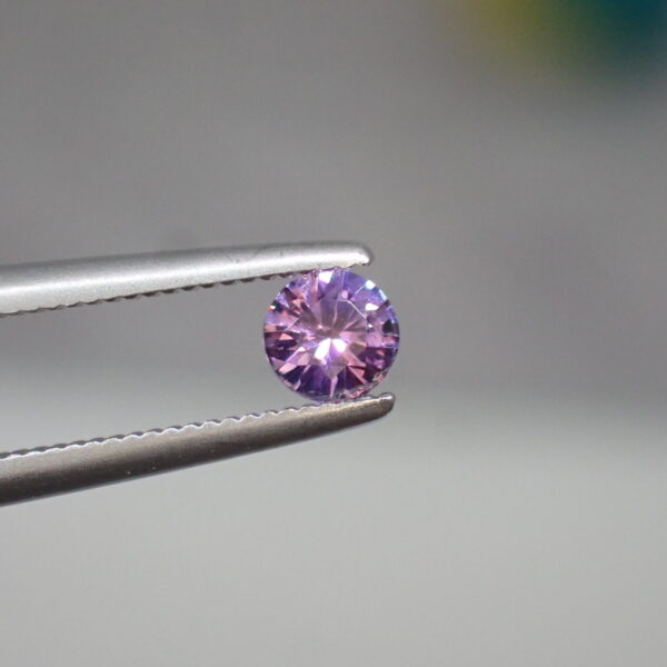タイ新着ルース☆Big Bossの混ざり合うヴァイオレットカラーサファイア 0.176ct