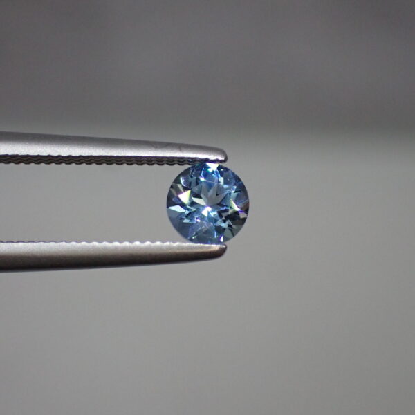 多色性◎濃い色☆強い輝きのアクアマリン 0.247ct
