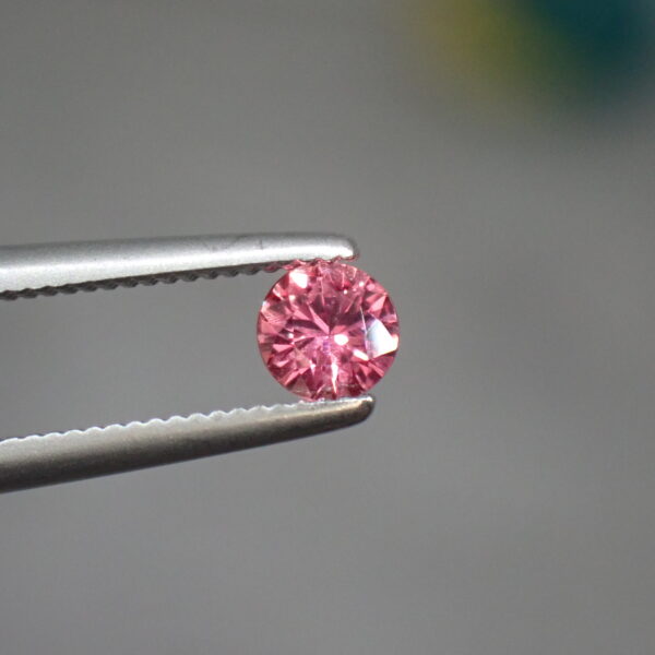 ヴィヴィッドカラー☆パープリッシュピンクサファイア 0.18ct