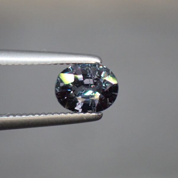 カラーチェンジ＆輝き◎ ベキリーブルー☆カラーチェンジガーネット 0.401ct