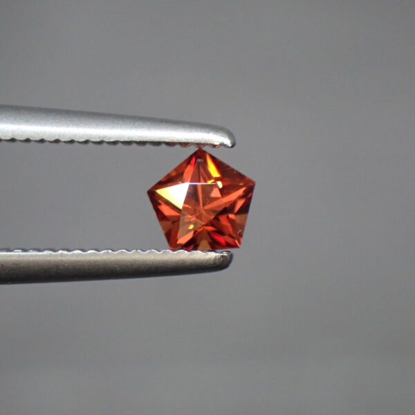眩い輝き✨赤みの強いオレンジスピネル 0.181ct
