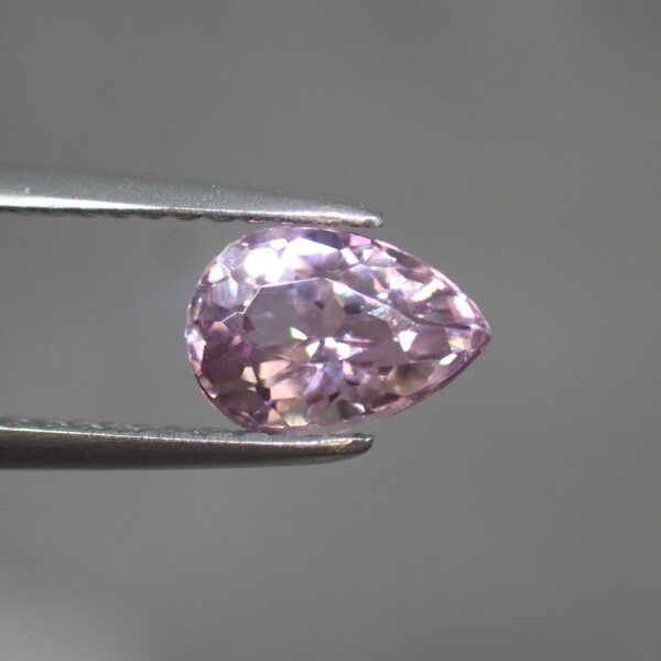 【日独ソ付】多色性◎美しいピンクダイアスポア 1.016ct
