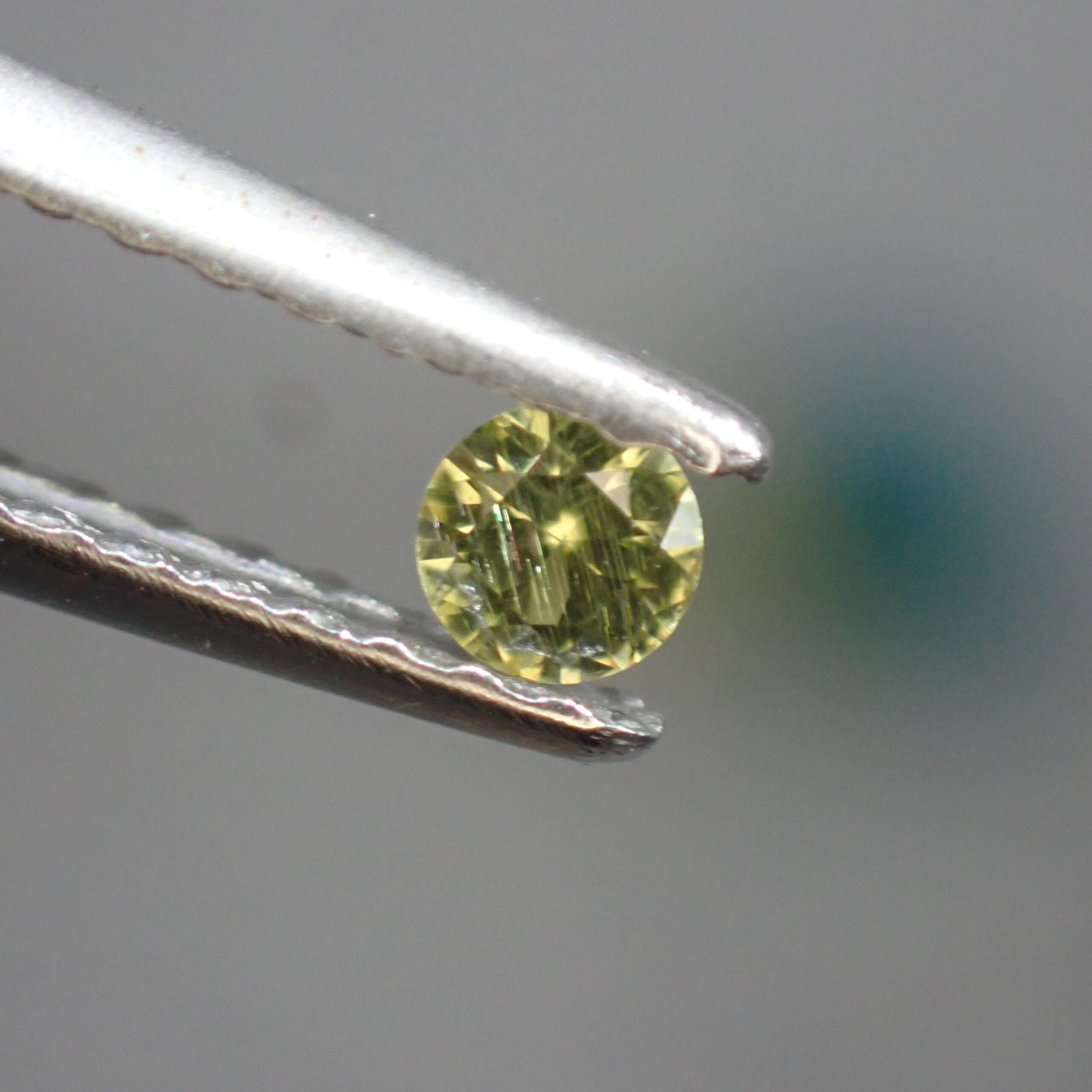 にこまるさま専用　ペリドット　原石 パラサイティックペリドット（パラサイトペリドット)0.628ct