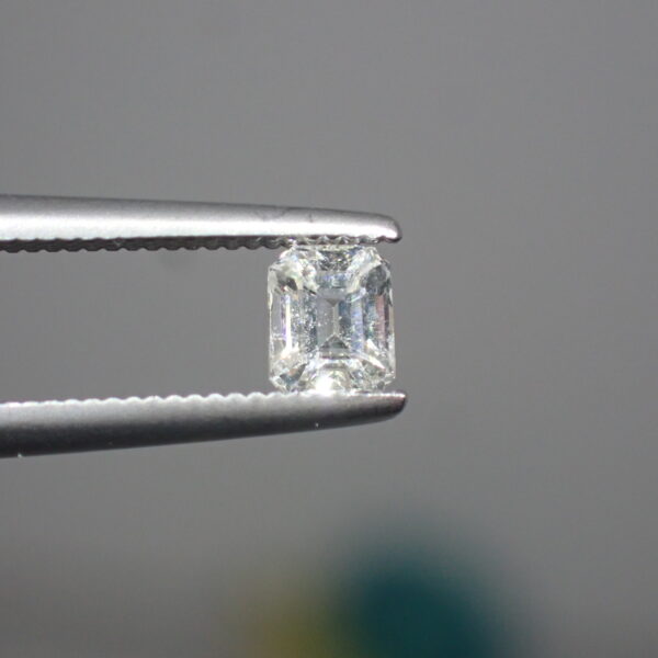 輝き◎レアストーン・ミャンマー産ホワイトグロッシュラー（リューコ）ガーネット 0.262ct