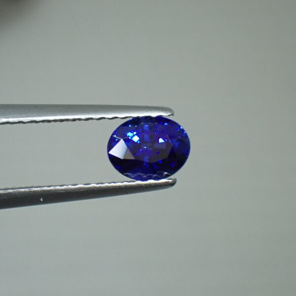 【AIGS鑑別付】ネオン感◎スリランカ産ロイヤルブルーサファイア 0.69ct