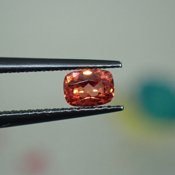 燃えるようなオレンジレッド☆タンザニア産スピネル 0.406ct