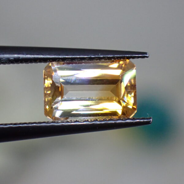レアカラー☆ファイアも見える バイカラージルコン 2.369ct