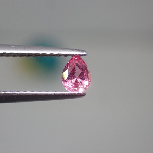 ネオン感◎キュートなパープリッシュピンクサファイア 0.224ct