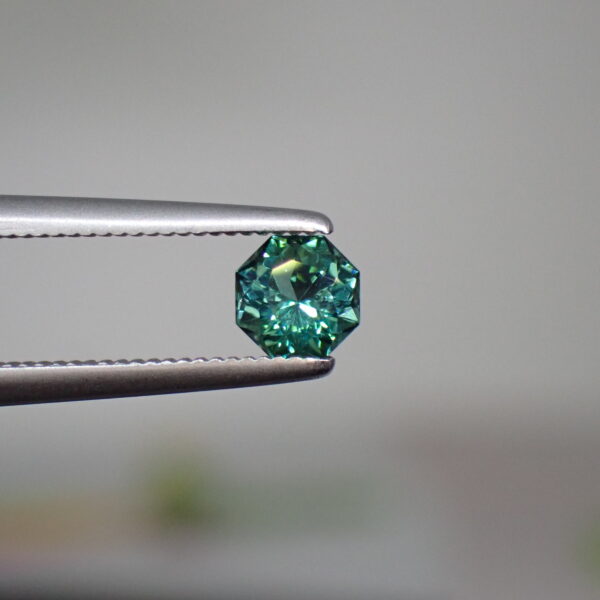 ＜ｻﾝﾁｮさんｶｯﾄ＞キラキラ輝く☆3兆円カット®濃いめの美しいグリーンブルートルマリン 0.247ct