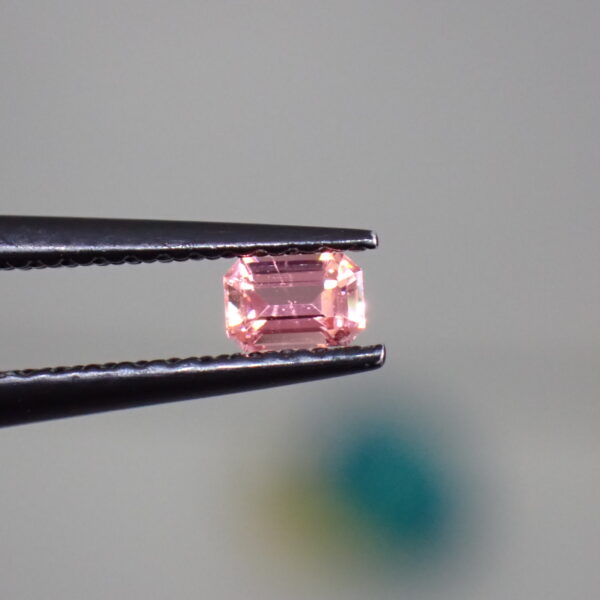 ネオン感、透明度◎強烈なオレンジピンク☆ヴェイリネナイト（ナイジェリア産） 0.157ct