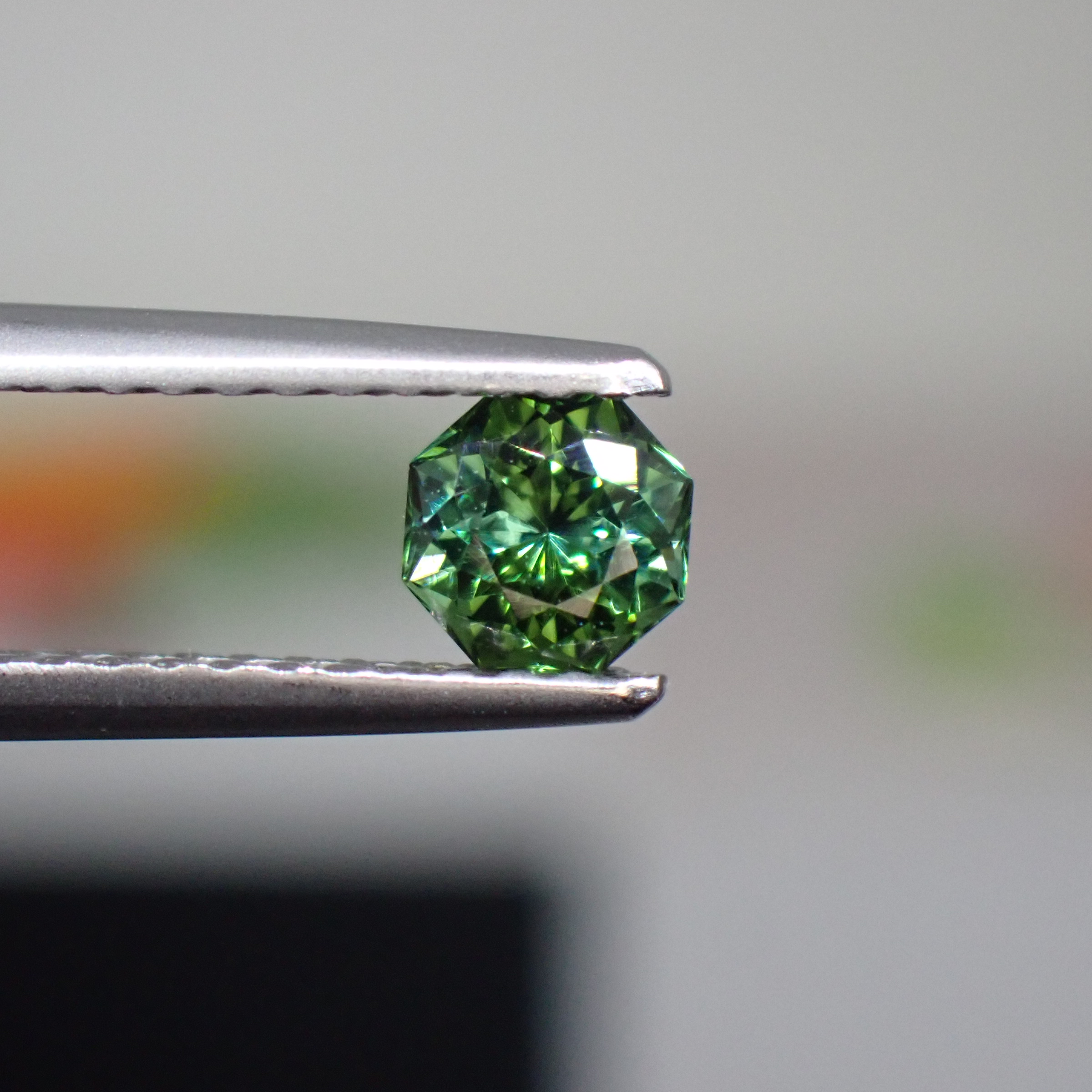 <サンチョさんカット>キラキラ輝く3兆円カット®☆濃いめの美しいグリーントルマリン 0.319ct