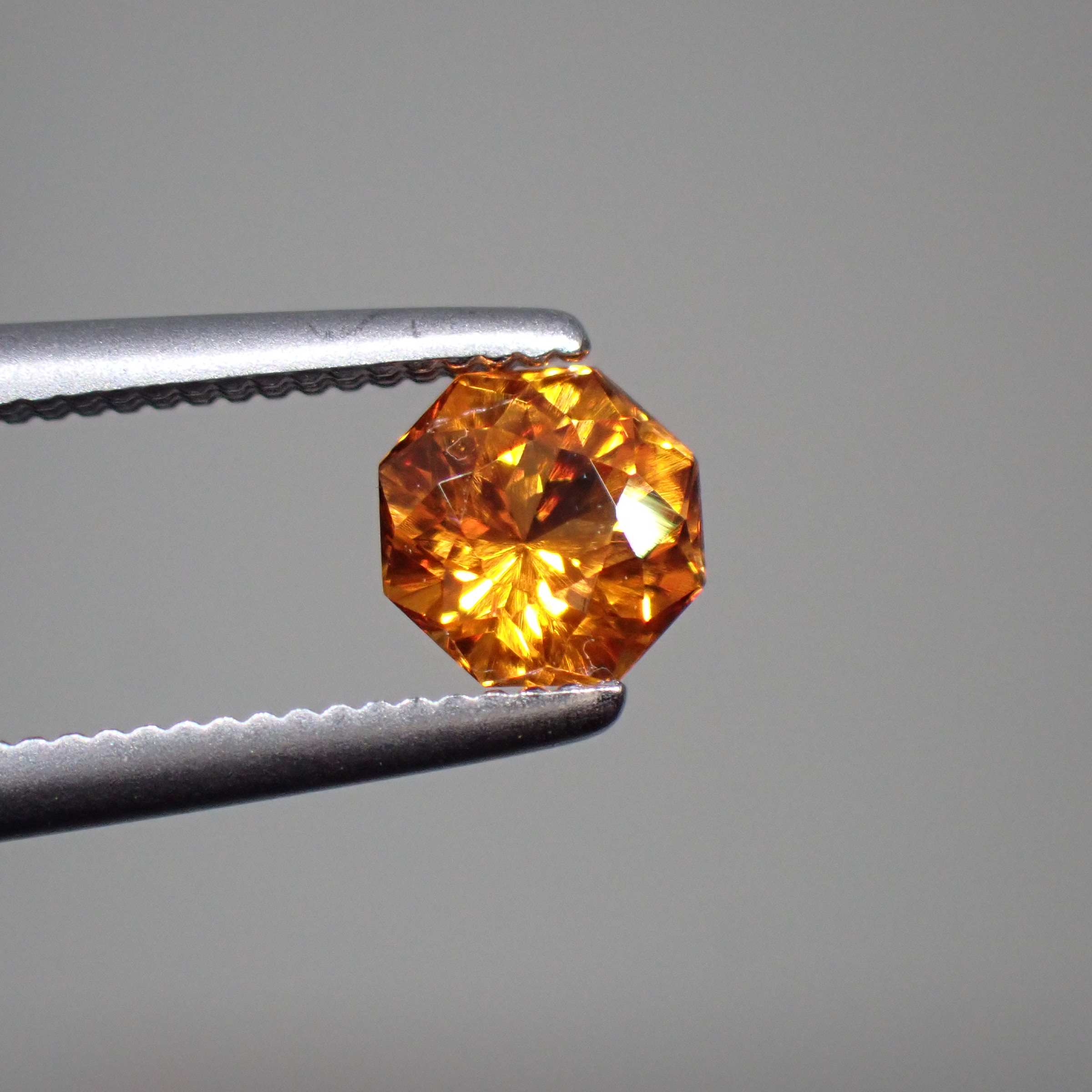 燃えるようなレディッシュオレンジ☆スペサルティンガーネット 0.434ct