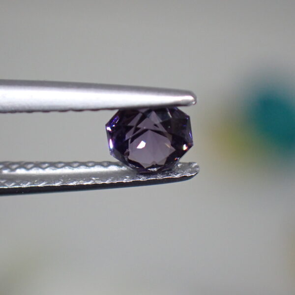 3兆円カット☆ミャンマー産のパープルヴァイオレットカラー スピネル