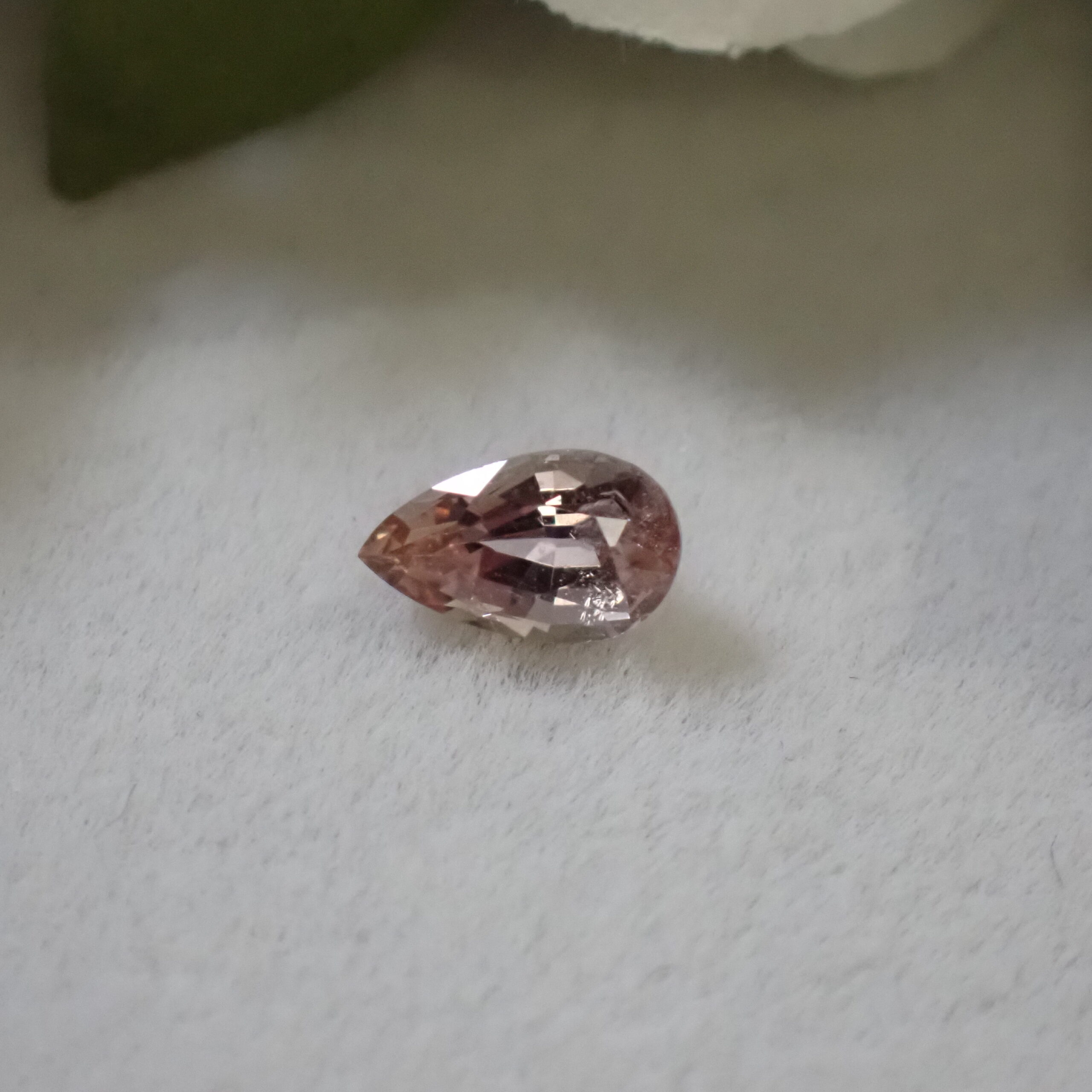 レアストーン!(マグネシオ・マンガン)アキシナイト 0.428ct