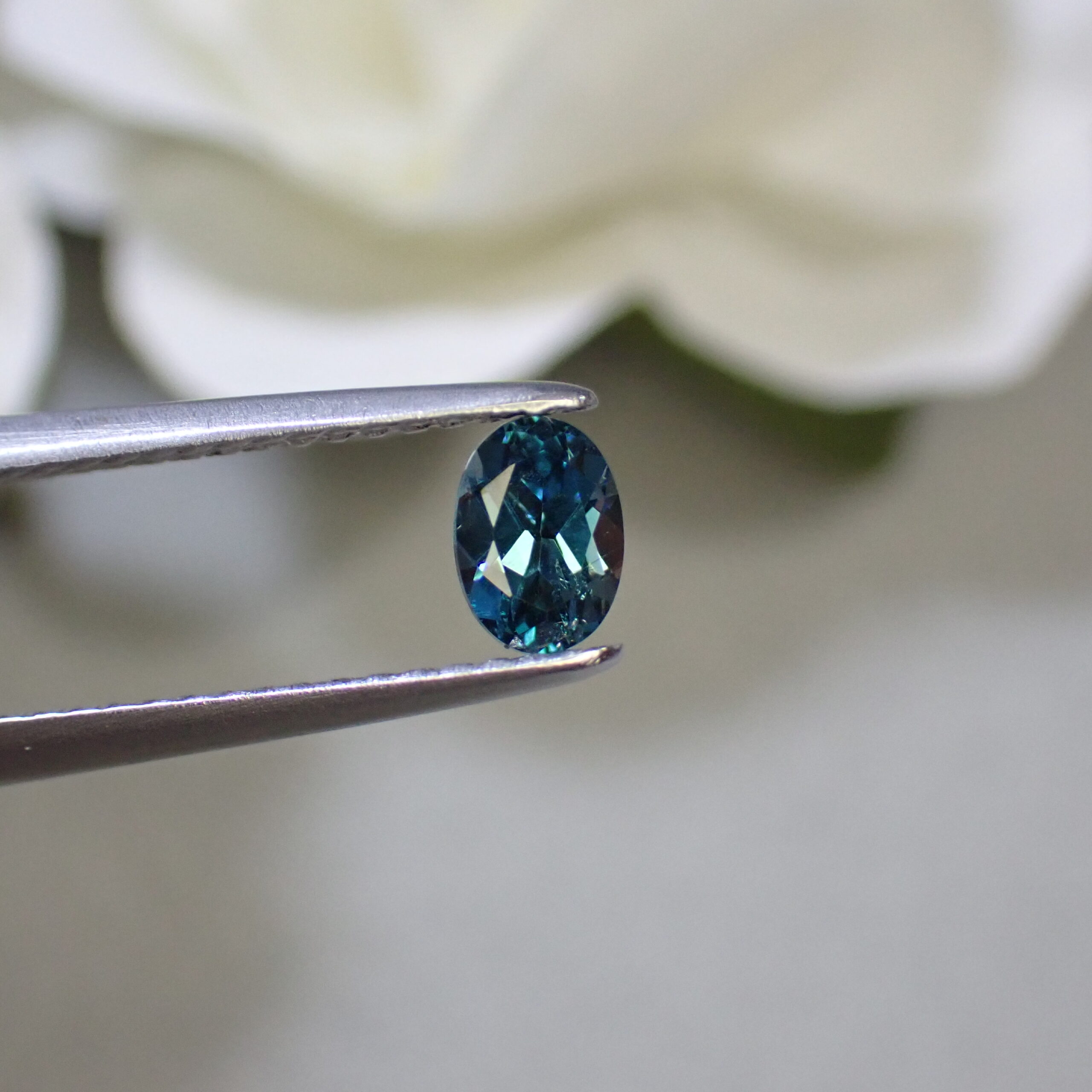 強い輝き☆ジュエリー加工にもオススメのブルーサファーリン 0.342ct