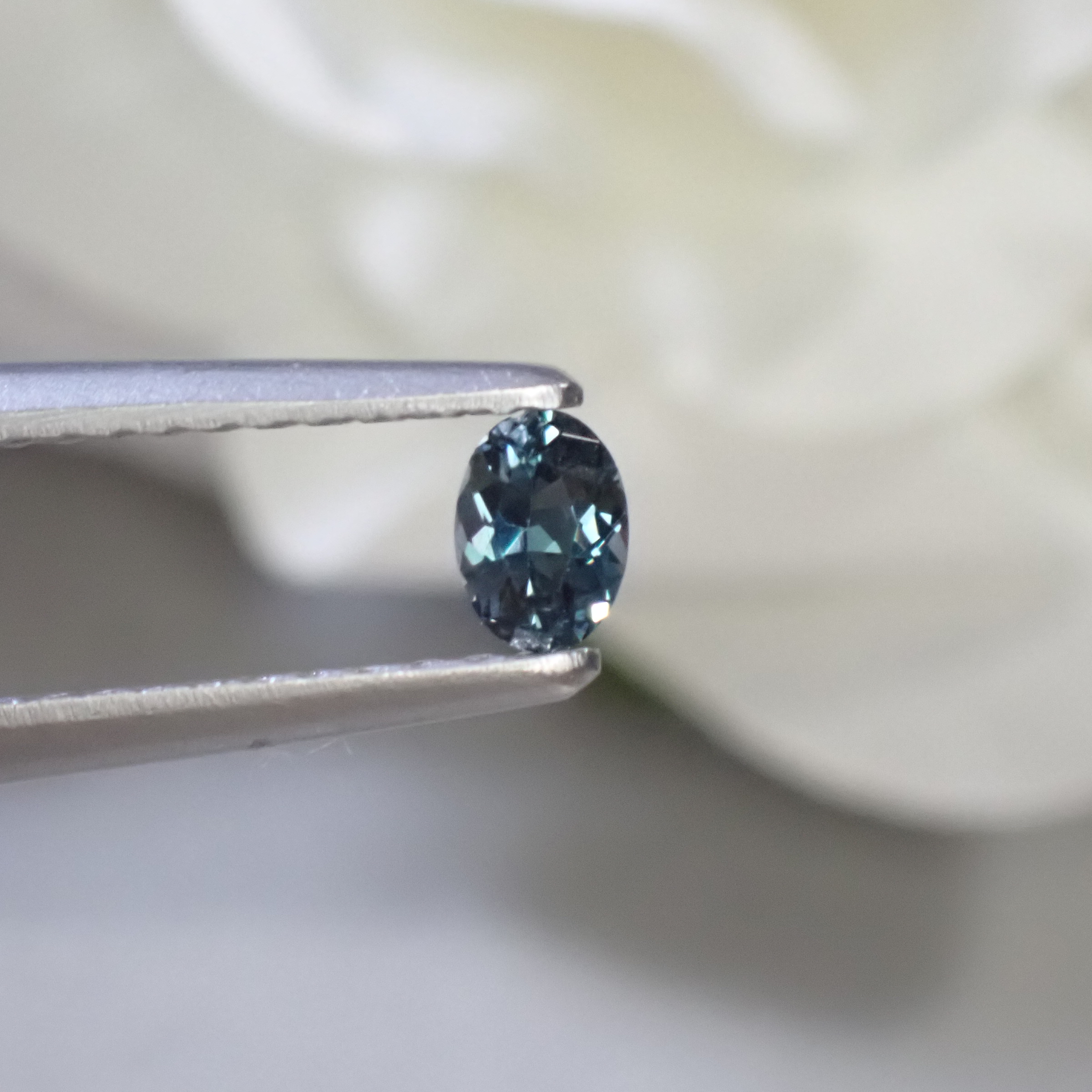 強い輝き☆ジュエリー加工にもオススメのブルーサファーリン 0.147ct
