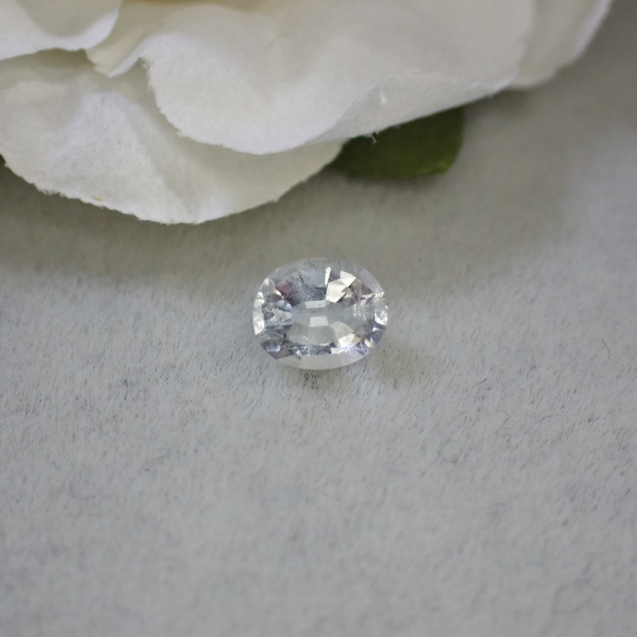透明度◎美しいカラーレス系☆ハックマナイト 0.288ct