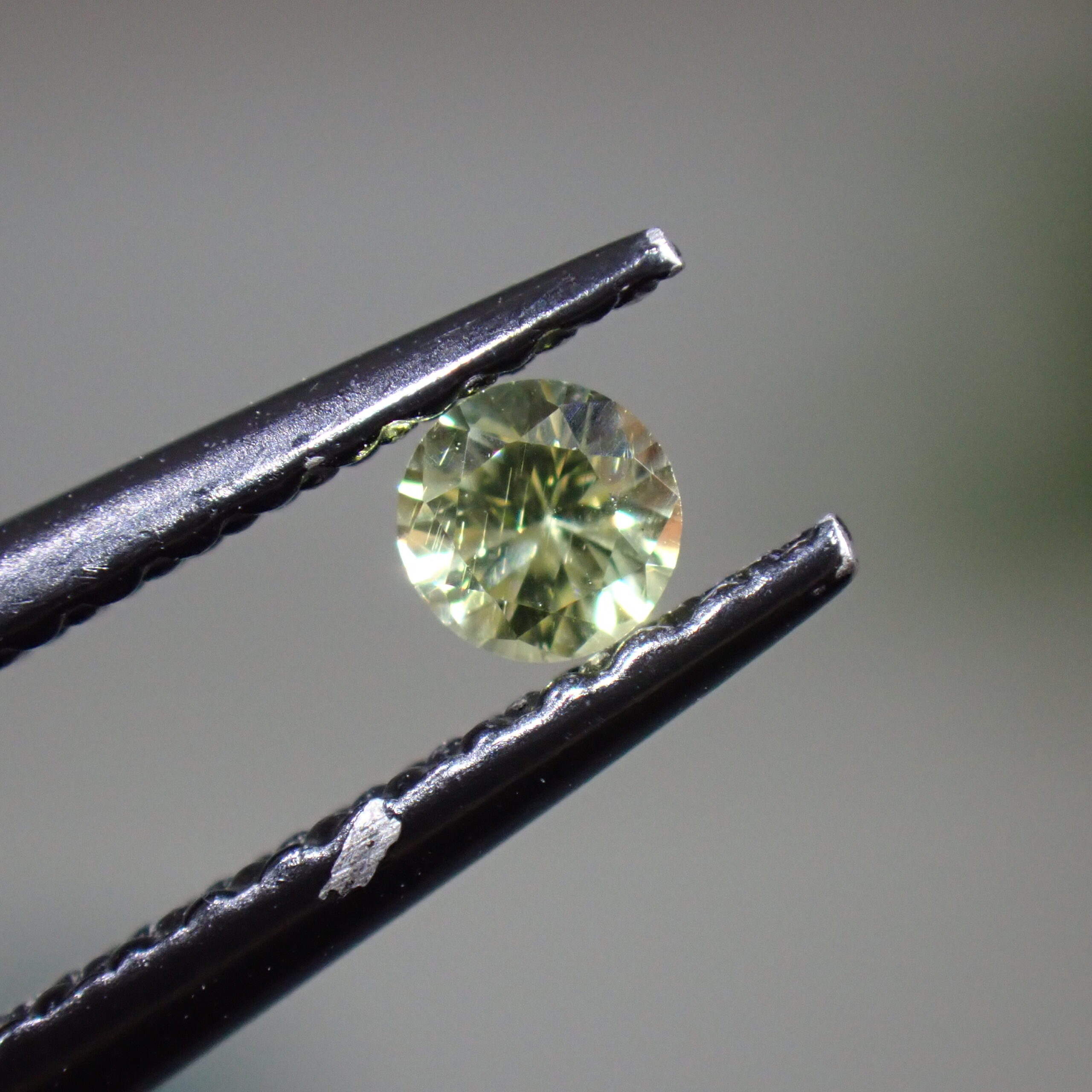 宇宙からの宝石☆インドネシア産☆パラサイトペリドット 0.075ct