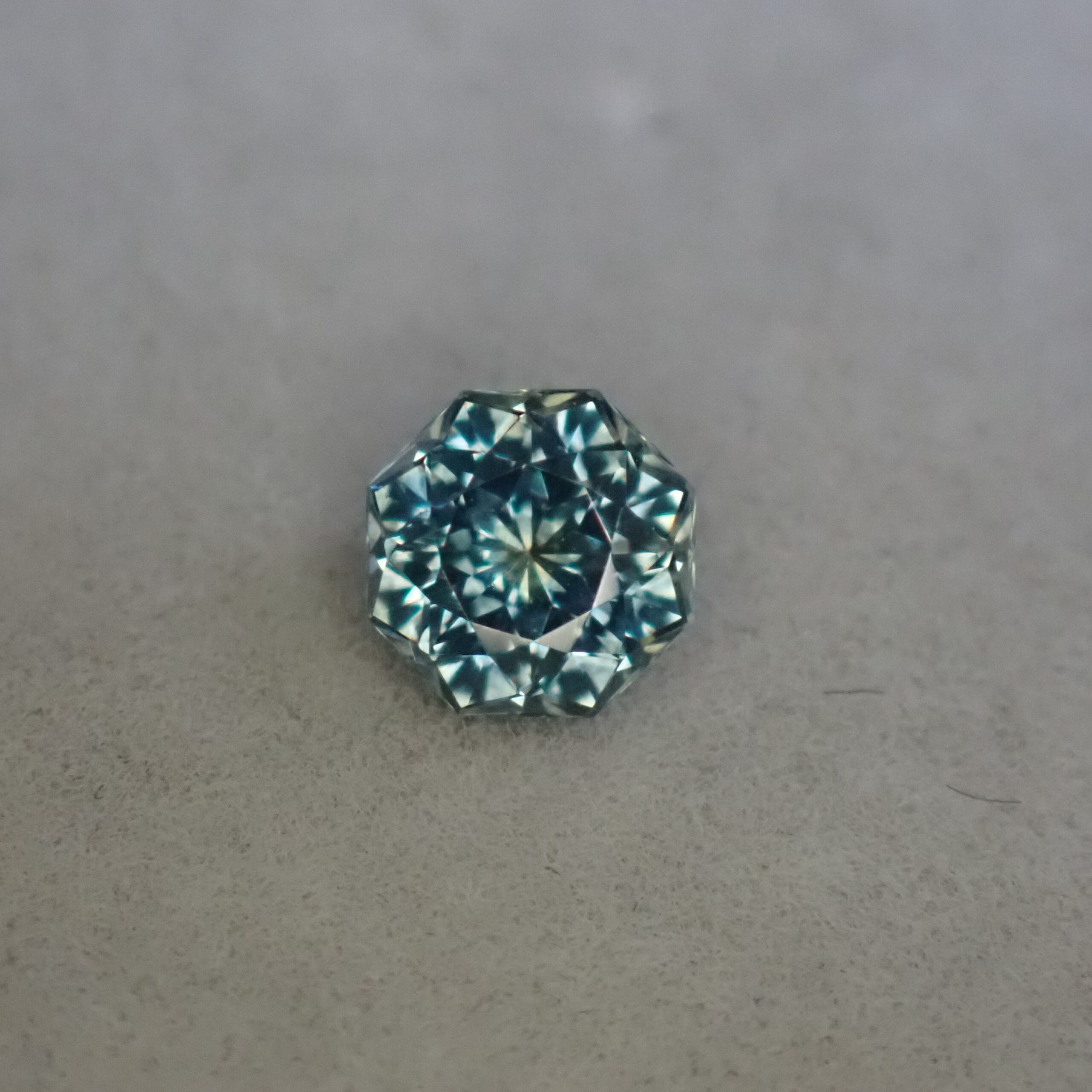 <3兆円カット>混ざり合う色×グリニッシュブルー☆サファイア(モンタナ産)0.481ct