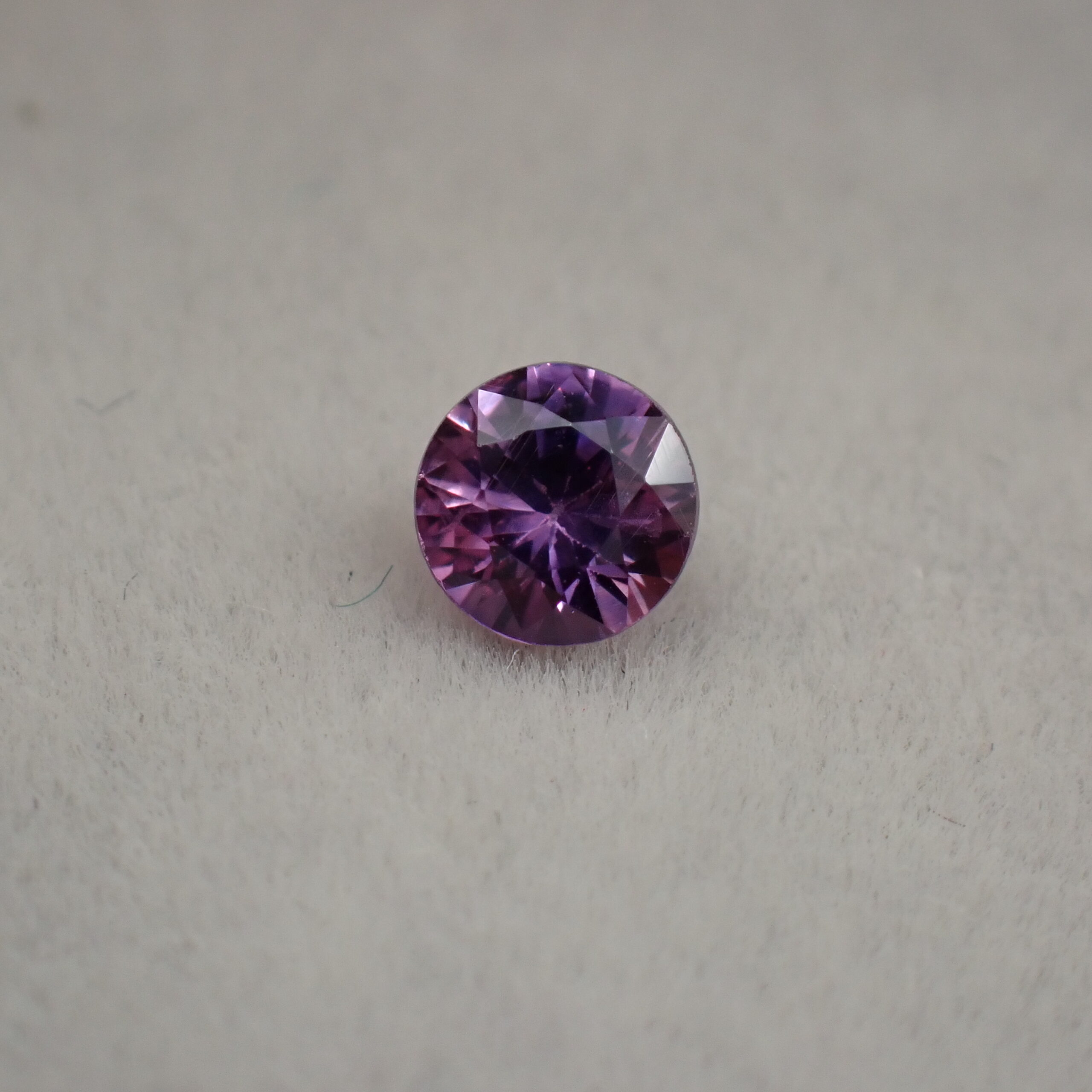 混ざり合うピンク&ヴァイオレット☆Big Bossのサファイア 0.18ct
