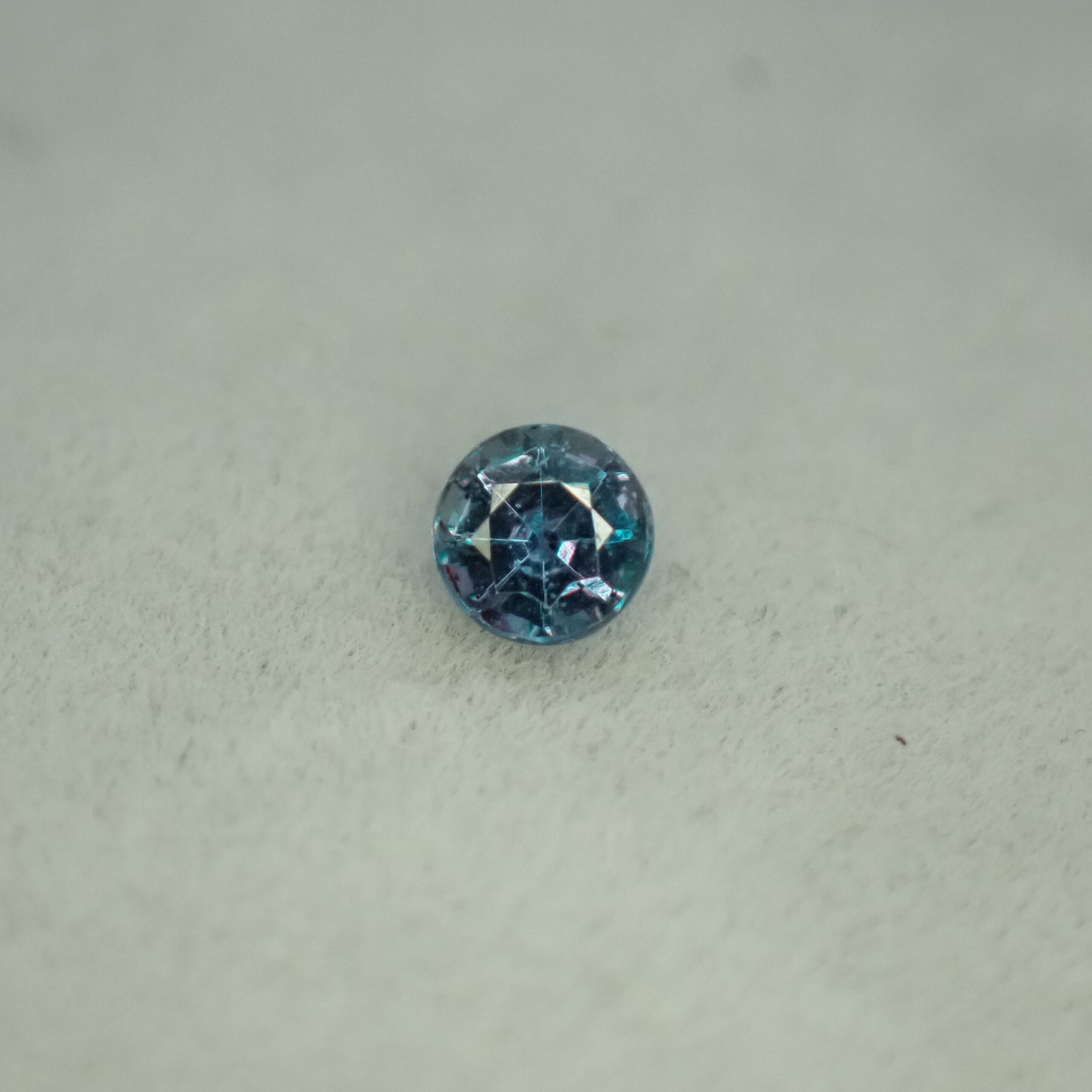 濃いブルーカラー☆輝き&カラーチェンジ◎スリランカ産アレキサンドライト 0.115ct