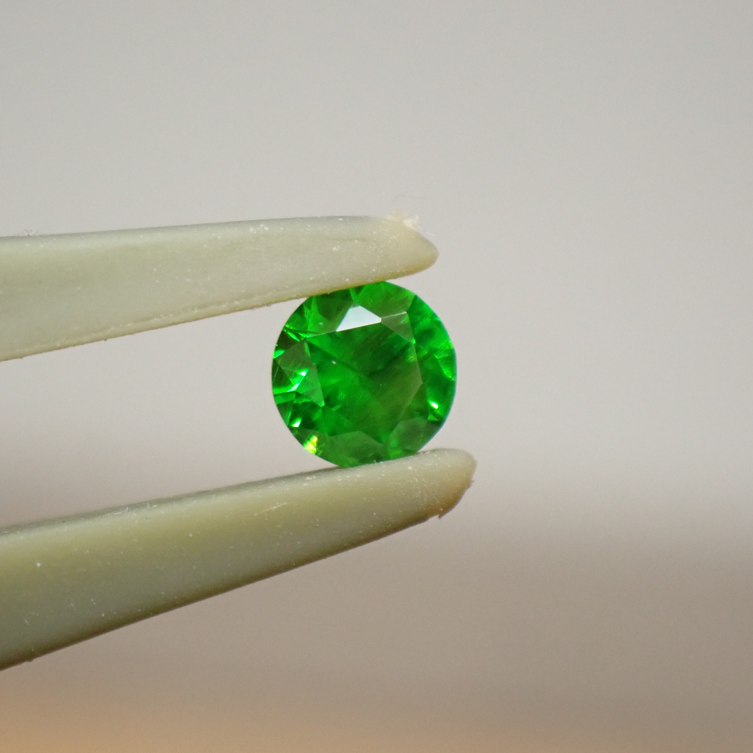 ネオングリーン☆デマントイドガーネット 0.047ct (複製)