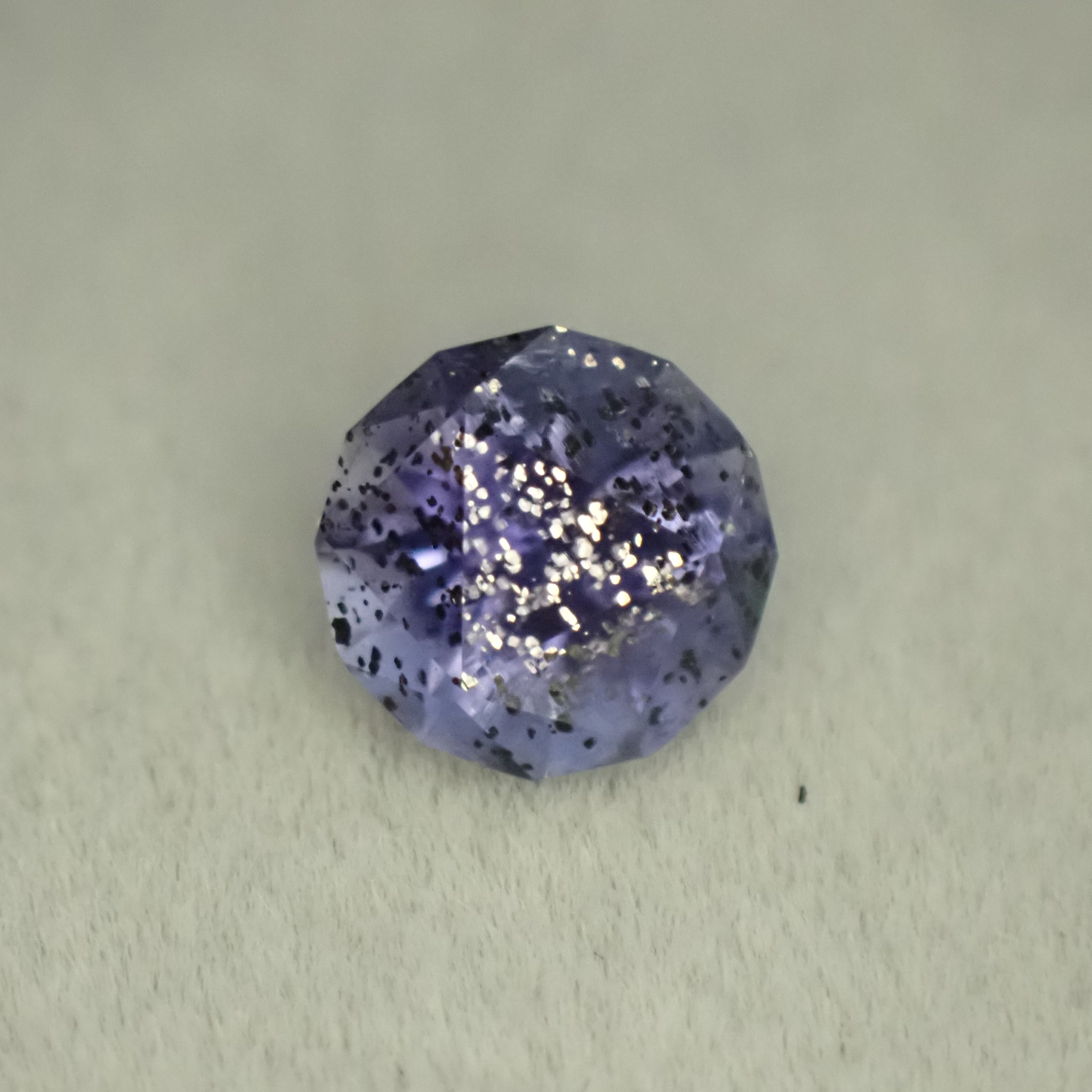 キラキラと瞬く銀河の星屑☆アベンチュリンアイオライト 0.421ct